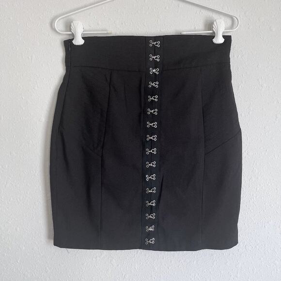 PLT size 6 high waist eyelet corset detail side zip mini skirt - Picture 2 of 7